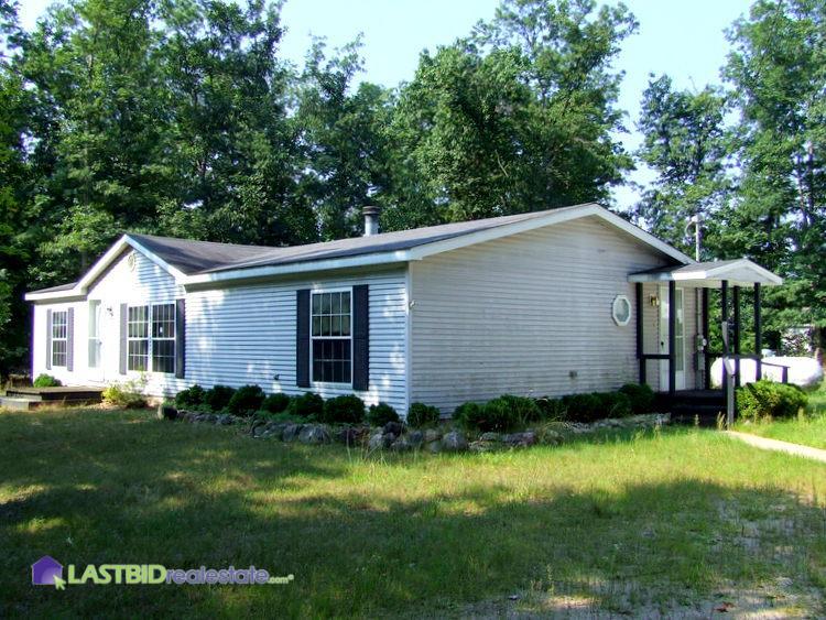 3 Bedroom Manufactured Home, Garage, and Utility Building Selling October 11!