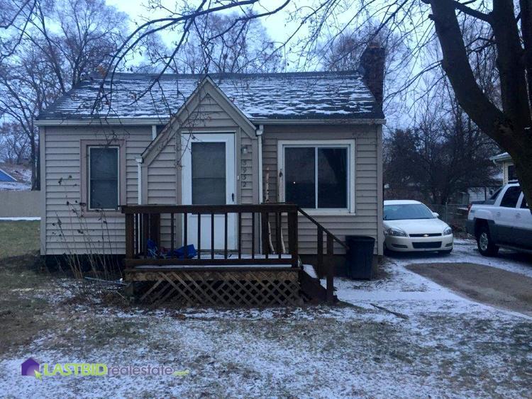 2 Bedroom Home with Fenced Backyard