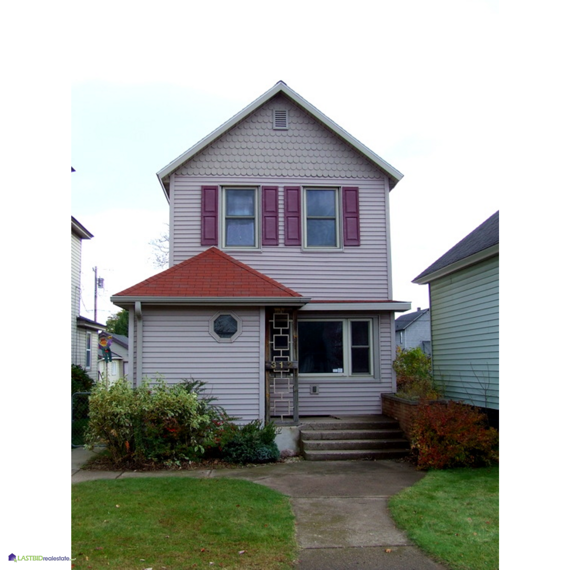 2 Bedroom Home and Detached Garage in Escanaba, Michigan