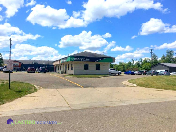 Commercial Building across from Airport