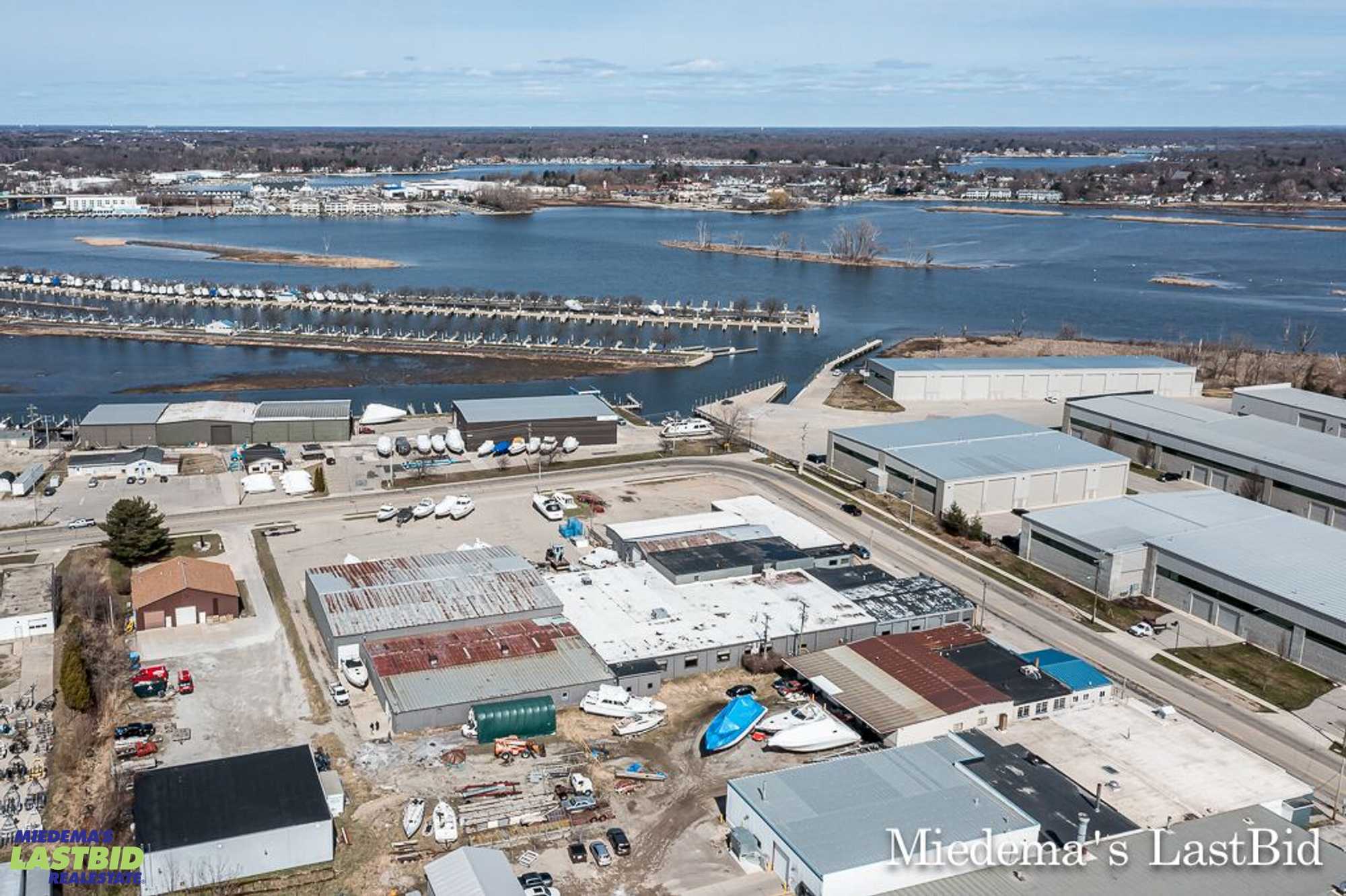 9,100 Sq. Ft. Commercial Building in Grand Haven, MI